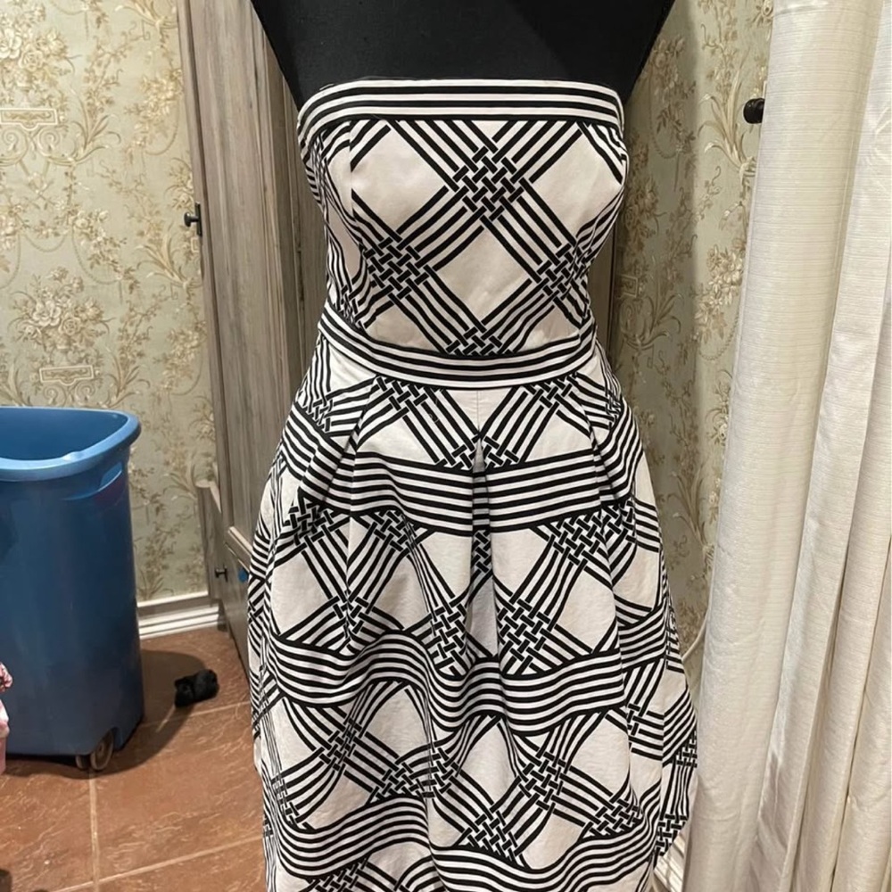 White House Black Market Strapless Black and White Dress